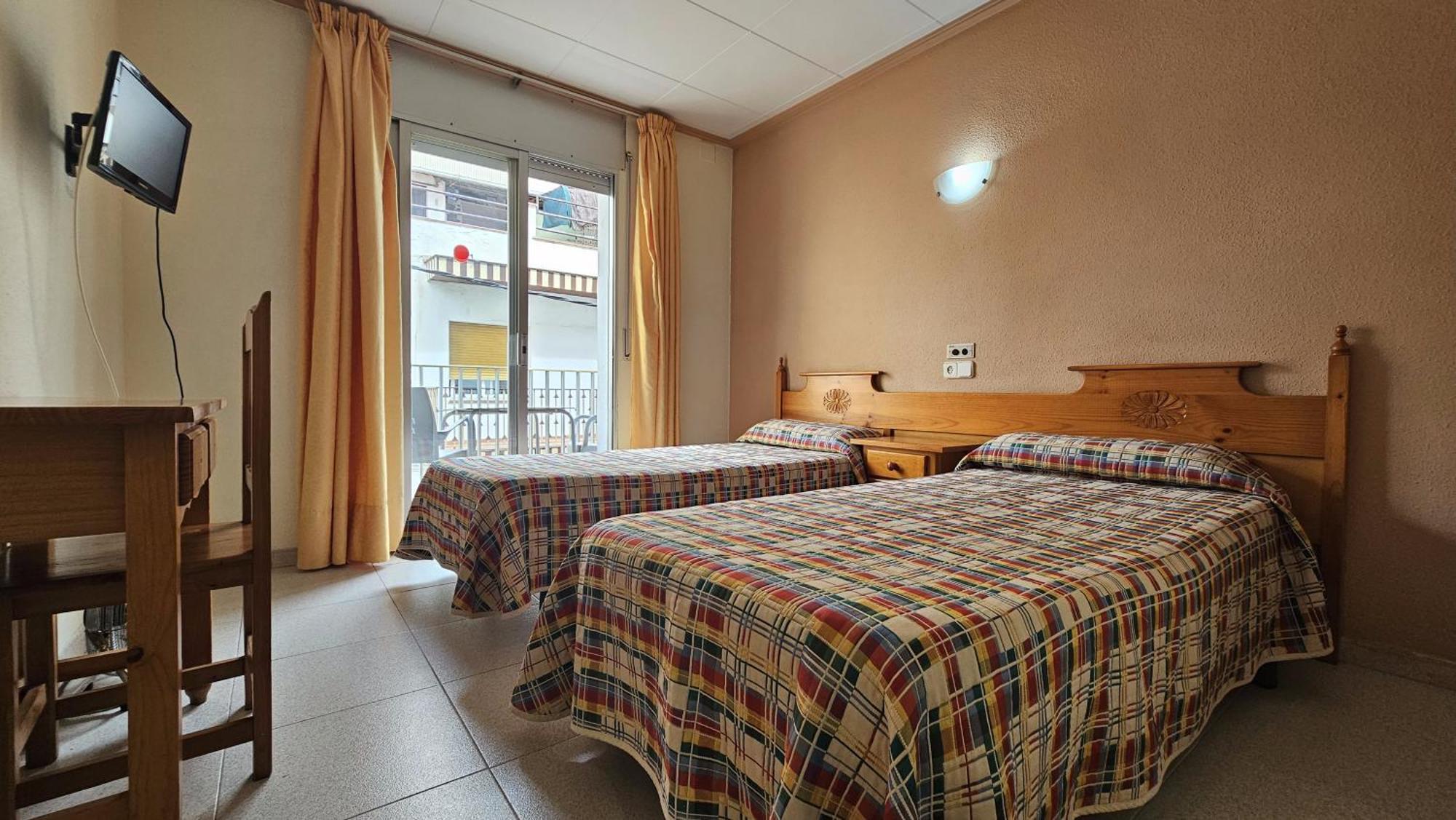 Hostal Los Manos 布拉内斯 外观 照片