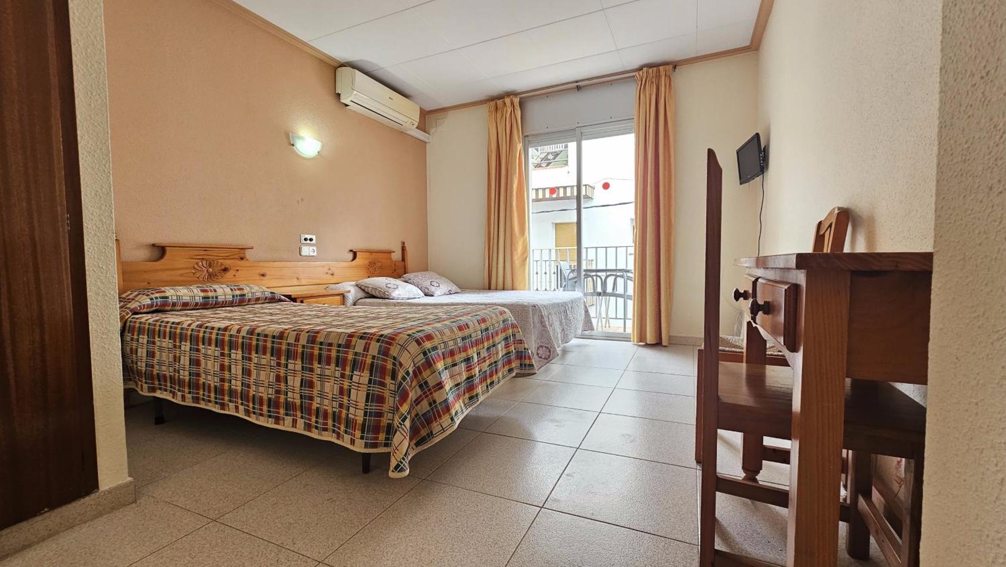 Hostal Los Manos 布拉内斯 外观 照片