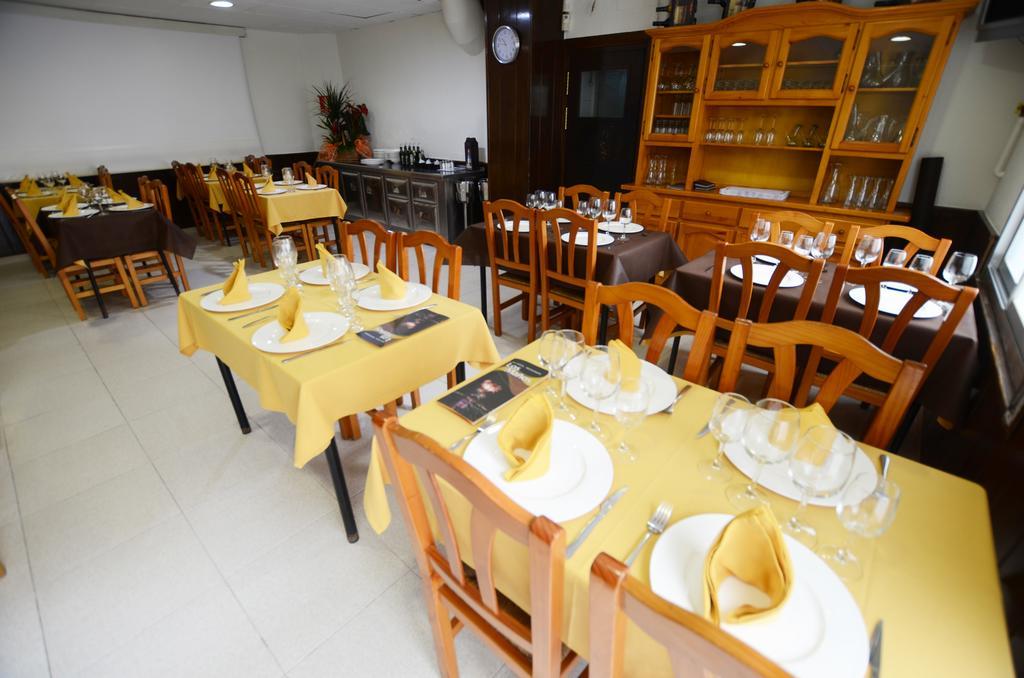 Hostal Los Manos 布拉内斯 外观 照片