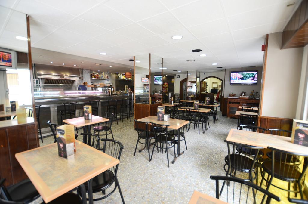Hostal Los Manos 布拉内斯 外观 照片