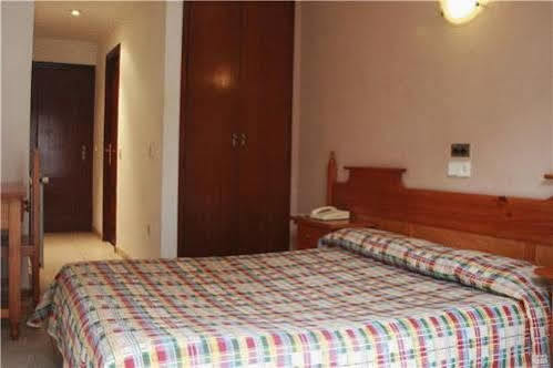 Hostal Los Manos 布拉内斯 外观 照片